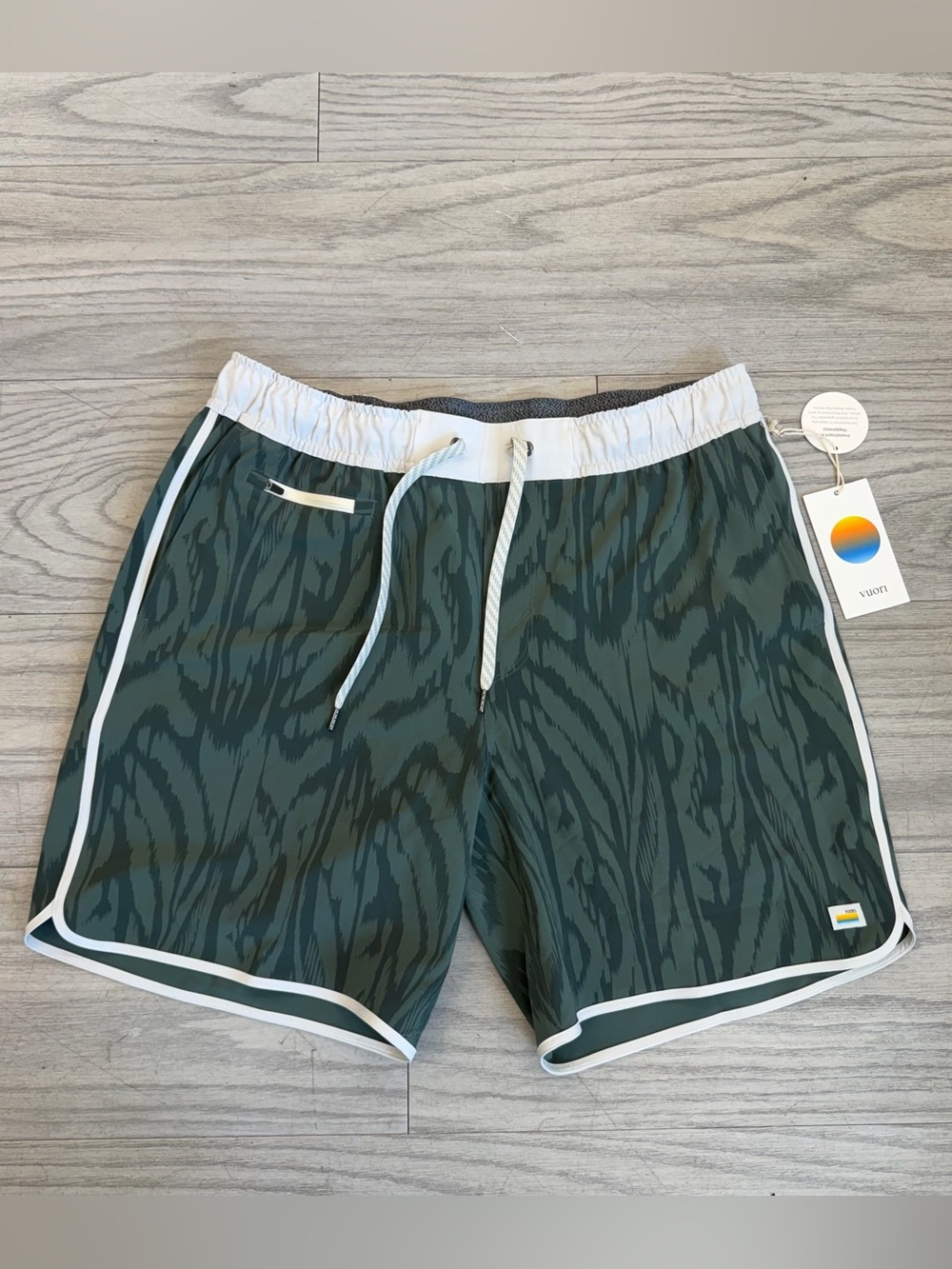 Vuori Banks Short Unlined 7" NWT - Picture 2 of 6